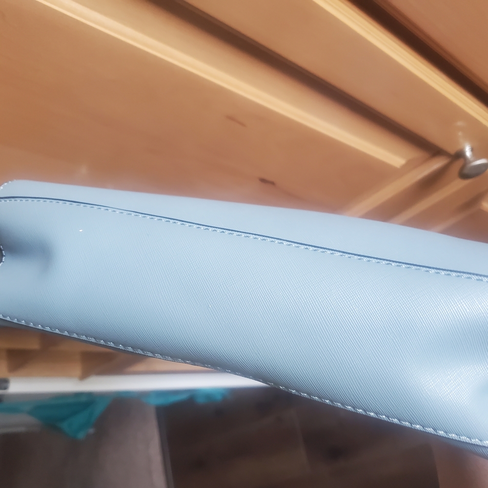 Elegant Blue Handbag - Picture 7 of 7
